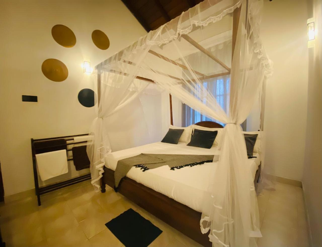 Kingcity Resort Anuradhapura Buitenkant foto