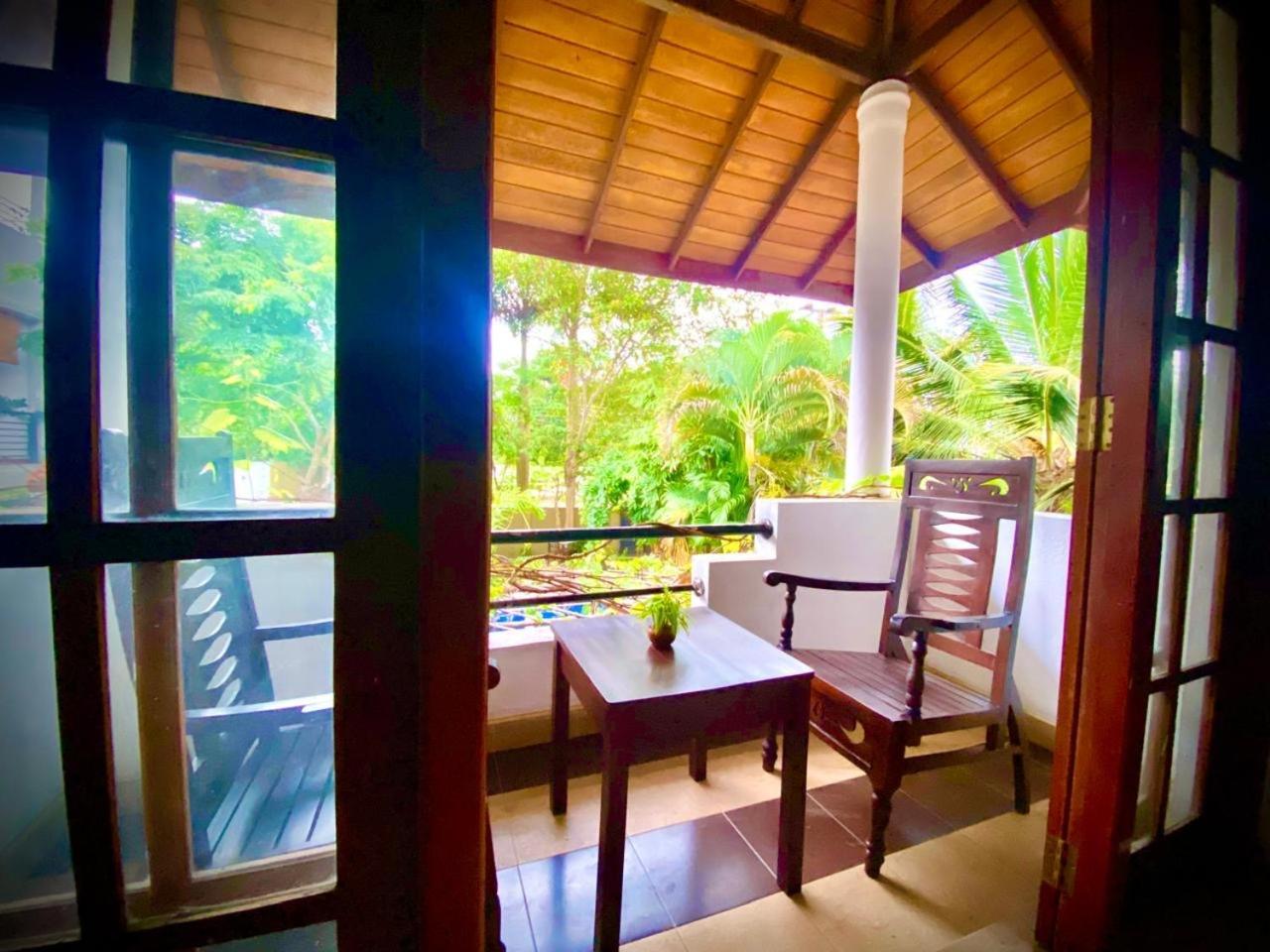 Kingcity Resort Anuradhapura Buitenkant foto