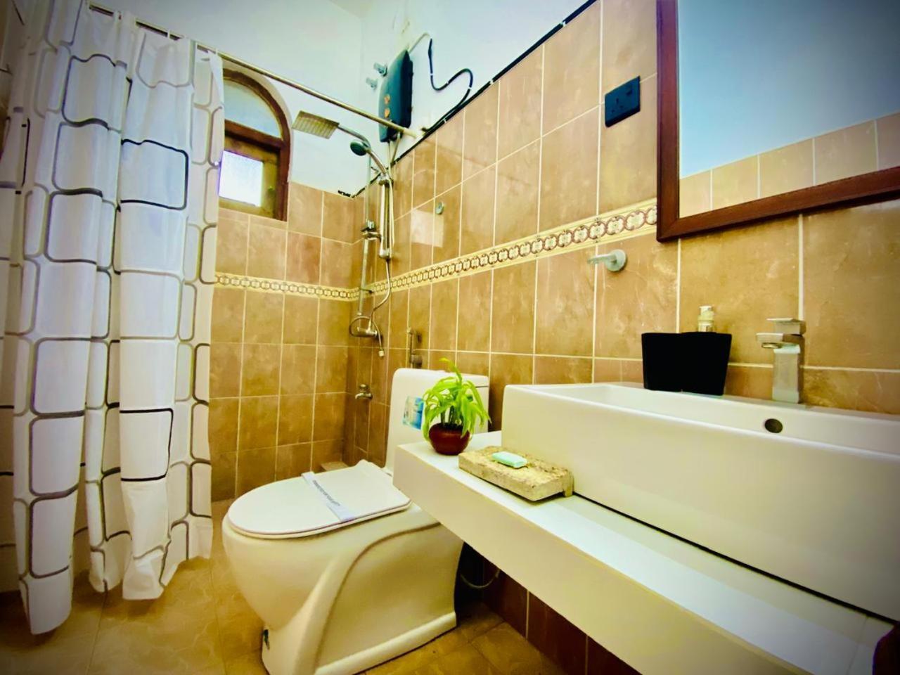 Kingcity Resort Anuradhapura Buitenkant foto